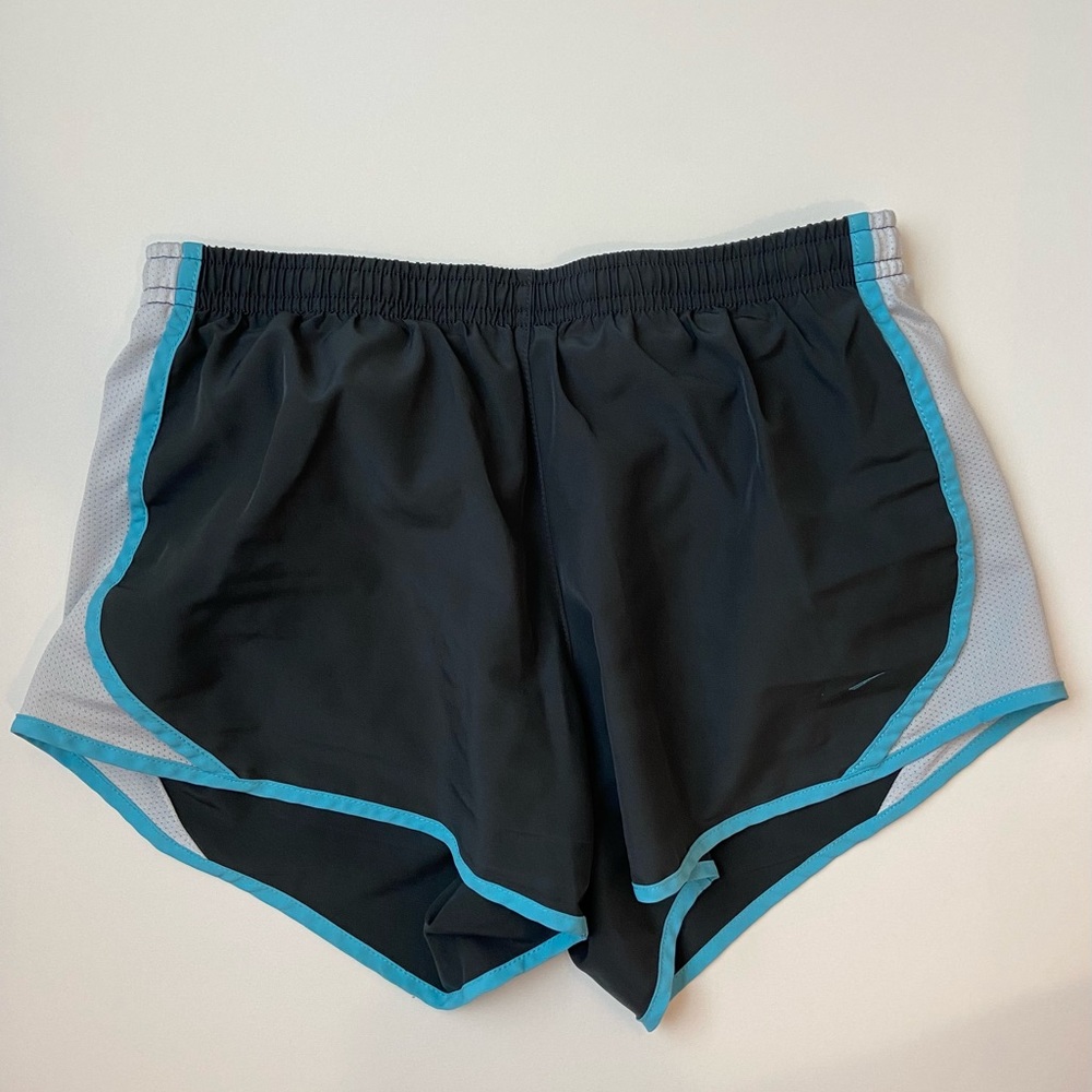 Nike kids shorts size m